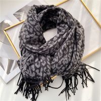 Women's Vintage Style Leopard Acrylic Embroidery Scarf main image 4