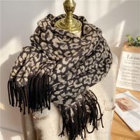 Women's Vintage Style Leopard Acrylic Embroidery Scarf main image 3