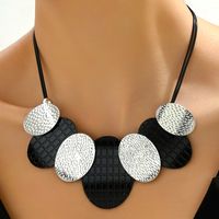 Elegant Simple Style Round Oval Alloy Plating Inlay Rhinestones Women's Earrings Necklace sku image 3