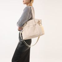 Women's Nylon Solid Color Vintage Style Classic Style Streetwear Sewing Thread Bucket Zipper Shoulder Bag Bucket Bag Underarm Bag sku image 2