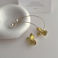 1 Piece Vintage Style Flower Plating Inlay Copper Artificial Pearls 14k Gold Plated Ear Hanging main image 3