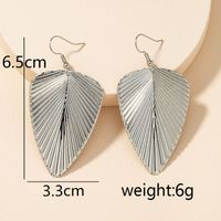 Fashion Metal Leaf Earrings main image 7