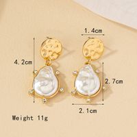 1 Paire Élégant Luxueux Dame Géométrique Placage Incruster Alliage Perles Artificielles Plaqué Or 14k Boucles D'oreilles main image 6