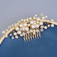 Women's Sweet Geometric Solid Color Alloy Plating Inlay Artificial Pearls Rhinestones Insert Comb main image 1