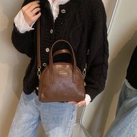 Women's Pu Leather Solid Color Vintage Style Classic Style Streetwear Sewing Thread Shell Zipper Handbag Dome Bag sku image 1