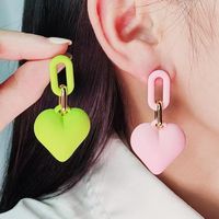 1 Pair Simple Style Heart Shape Spray Paint Arylic Drop Earrings main image 2