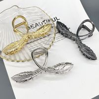Simple Style Solid Color Alloy Hollow Out Hair Claws main image 1