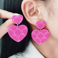 1 Paire Sucré Géométrique Forme De Cœur Impression Arylique Boucles D'oreilles main image 1