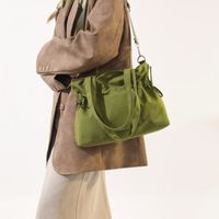 Women's Nylon Solid Color Vintage Style Classic Style Streetwear Sewing Thread Bucket Zipper Shoulder Bag Bucket Bag Underarm Bag main image 5