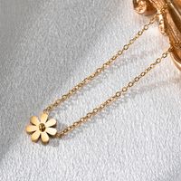 Stainless Steel 18K Gold Plated Simple Style Plating Daisy Pendant Necklace main image 3