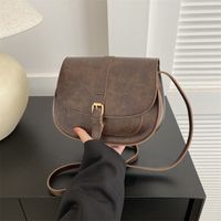 Women's Pu Leather Solid Color Vintage Style Semicircle Magnetic Buckle Shoulder Bag main image 2