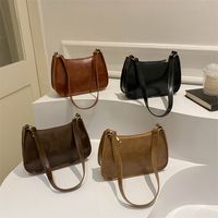 Femmes Faux Cuir Couleur Unie Style Classique Carré Fermeture Éclair Sac D'épaule main image 1