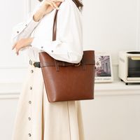 Women's Pu Leather Solid Color Vintage Style Classic Style Streetwear Square Zipper Tote Bag main image 5