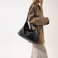 Women's Pu Leather Woolen Solid Color Preppy Style Streetwear Sports Pillow Shape Zipper Tote Bag sku image 4