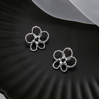1 Pair Vintage Style Sweet Simple Style Flower Plating Alloy Gold Plated Silver Plated Ear Studs main image 2