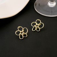 1 Pair Vintage Style Sweet Simple Style Flower Plating Alloy Gold Plated Silver Plated Ear Studs main image 3