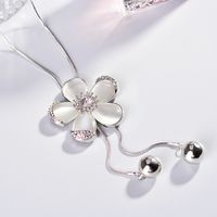 Vintage Style Flower Alloy Copper Plating Inlay Artificial Crystal Women's Pendant Necklace main image 5