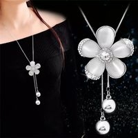 Vintage Style Flower Alloy Copper Plating Inlay Artificial Crystal Women's Pendant Necklace main image 1