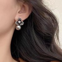 1 Pair Casual Simple Style Flower Plating Inlay Alloy Rhinestone Zircon Silver Plated Drop Earrings main image 3