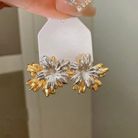1 Pair Elegant Flower Alloy Gold Plated Silver Plated Ear Studs main image 6