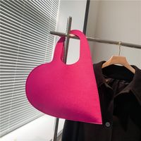 Women's Small Felt Cloth Solid Color Classic Style Streetwear Heart-shaped Zipper Handbag sku image 2