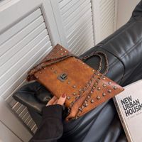 Women's Pu Leather Solid Color Streetwear Rivet Square Lock Clasp Shoulder Bag main image 8