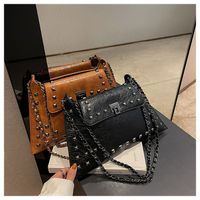 Women's Pu Leather Solid Color Streetwear Rivet Square Lock Clasp Shoulder Bag main image 10