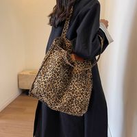 Women's Canvas Leopard Streetwear Bucket Zipper Shoulder Bag main image 8