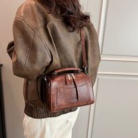 Women's Pu Leather Solid Color Basic Vintage Style Sewing Thread Square Zipper Shoulder Bag main image 7