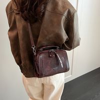 Women's Pu Leather Solid Color Basic Vintage Style Sewing Thread Square Zipper Shoulder Bag sku image 4