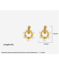 1 Paire Élégant Luxueux Dame Géométrique Placage Perle D'imitation Acier Au Titane Plaqué Or 18k Boucles D'oreilles main image 2