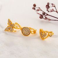 1 Pièce Mignon Style Cool Géométrique Forme De Cœur Papillon Placage Incruster Le Cuivre Zircon Plaqué Or 18k Boucles D'oreilles main image 3