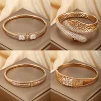 Xuping Simple Style Solid Color Alloy Plating Inlay Artificial Gemstones 18k Gold Plated Women's Bangle main image 1