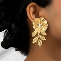 1 Pair Elegant Glam Luxurious Solid Color Plating Inlay Ferroalloy Pearl 14k Gold Plated Ear Studs main image 3