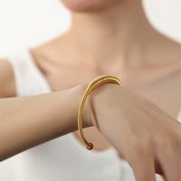 Simple Style Geometric Solid Color Titanium Steel Layered Plating 18k Gold Plated Bangle sku image 2