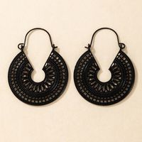 Rétro Accrocheur Creux Motif Totem Vintage Boucles D'oreilles Pétale Géométrique En Forme De Coeur En Métal Ornement sku image 10