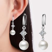 1 Paire Élégant Géométrique Placage Incruster Le Cuivre Perles Artificielles Zircon Or Blanc Plaqué Boucles D'oreilles main image 1