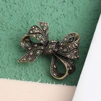 Elegant Bow Knot Alloy Inlay Crystal Rhinestones Women's Brooches main image 6