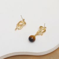 1 Paar IG-Stil Einfacher Stil Knoten Asymmetrisch Inlay Kupfer Naturstein Perle 18 Karat Vergoldet Tropfenohrringe Ohrclips main image 5