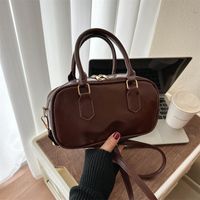 Women's Pu Leather Solid Color Elegant Oval Zipper Handbag main image 5