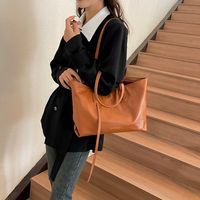 Women's Pu Leather Solid Color Vacation Square Zipper Tote Bag main image 4