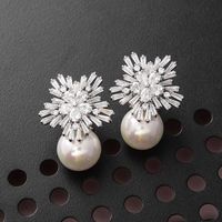 1 Pair Elegant Snowflake Inlay Copper Artificial Pearls Zircon Ear Studs main image 5