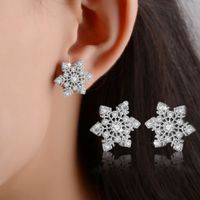 1 Pair Sweet Snowflake Inlay Copper Zircon Ear Studs main image 1