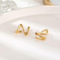 1 Pair French Style Modern Style Simple Style Curve Spiral Stripe Irregular Plating 304 Stainless Steel 18K Gold Plated Ear Studs main image 3