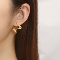 1 Pair French Style Modern Style Simple Style Curve Spiral Stripe Irregular Plating 304 Stainless Steel 18K Gold Plated Ear Studs main image 1