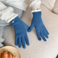 Women's Basic Solid Color Gloves A Pair main image 3