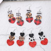 1 Pair Simple Style Commute Heart Shape Printing Pu Leather Drop Earrings main image 1