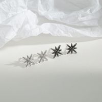 1 Paire Style Simple Star Placage Incruster Le Cuivre Zircon Or Blanc Plaqué Boucles D'oreilles main image 4