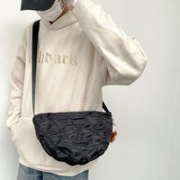 Unisex Nylon Linge Vintage-stil Knödelform Reißverschluss Schultertasche main image 2