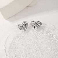 1 Piece Simple Style Heart Shape Water Ripples Alloy Ear Studs main image 5